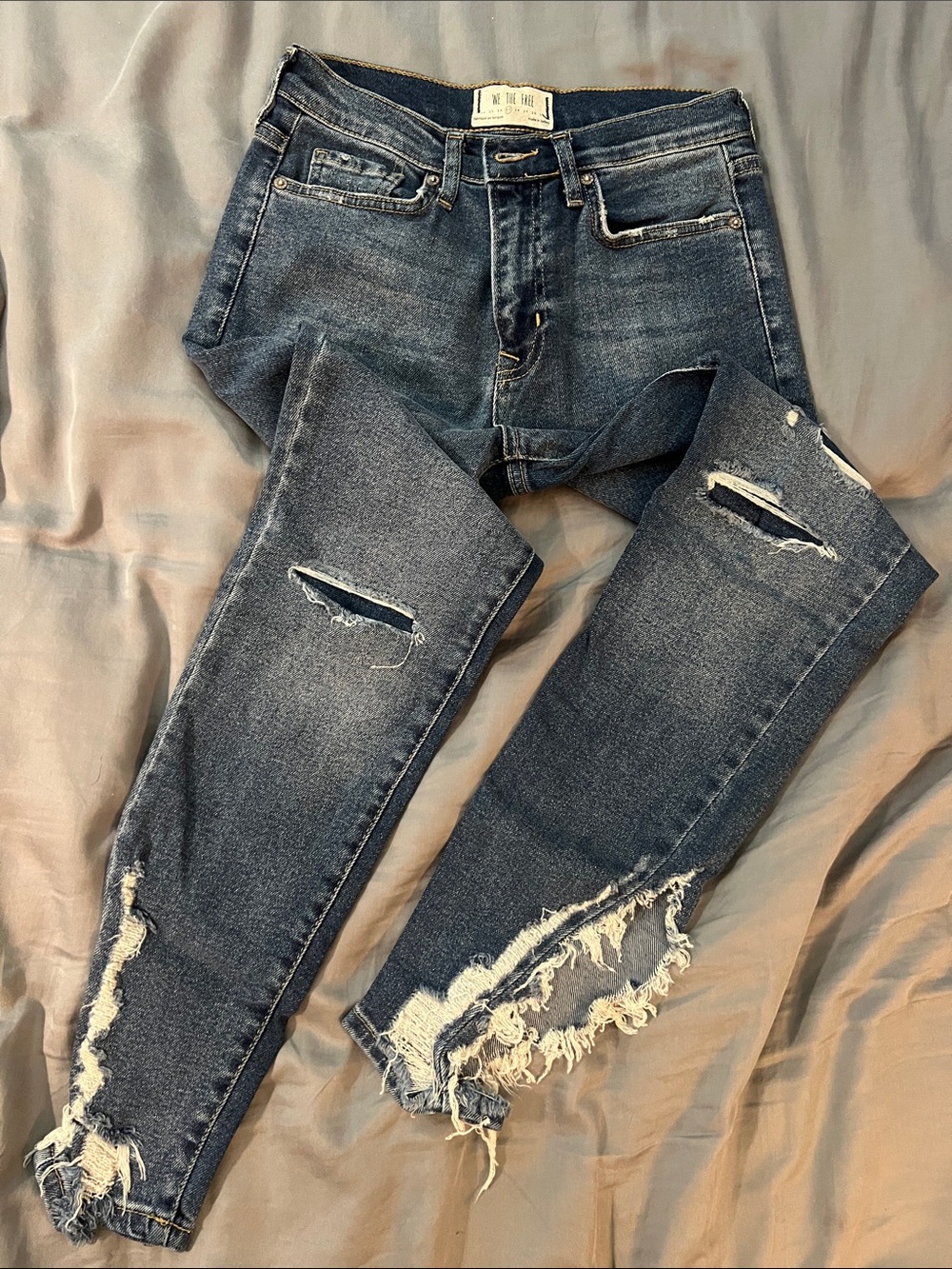 Free People BRAND NEW- Dark Blue Distressed High-Rise Women’s Jeans-NEVER WORN